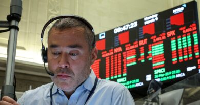 Software Stocks Are a Buy As AI Fears Have Peaked, Deutsche Bank Says